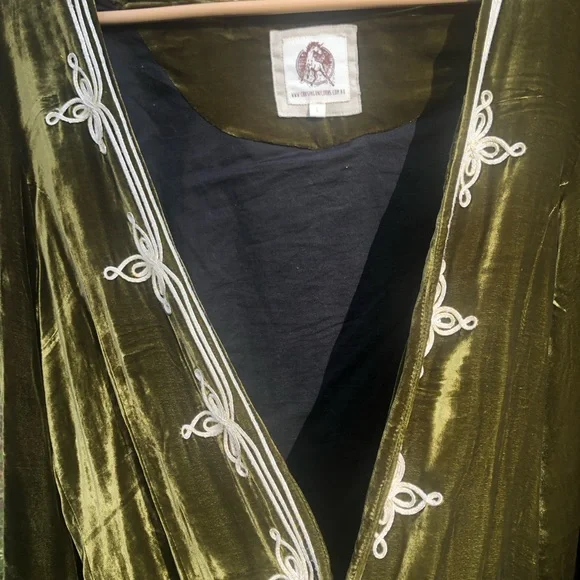 Green Velvet Jacket with White Embroidery - Picture 8 of 11